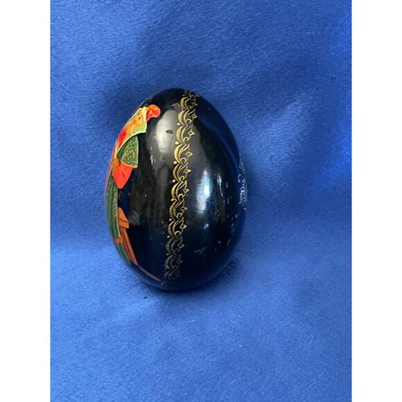 Vintage Black Lacquer Russian Hand Painted Bride and Father Egg 1994 - Picture 4 of 6